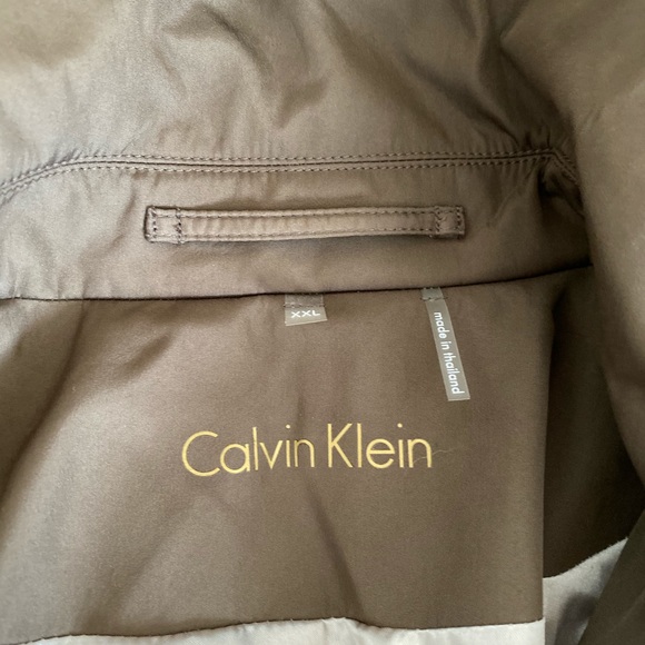 Weatherproof coat - Picture 3 of 3